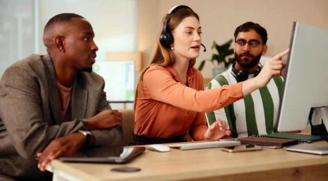 How to Get Coaching Clients From LinkedIn Without Cold Pitching